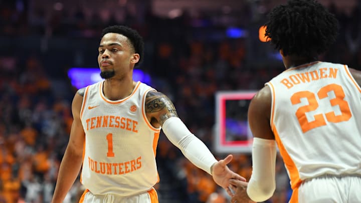 Tennessee basketball: Bowden, Turner stepping into leadership roles as preseason practice progresses Tennessee basketball: Bowden, Turner stepping into leadership roles as preseason practice progresses