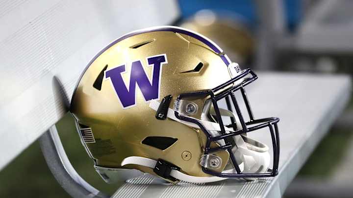 Five-Star Linebacker Sav'ell Smalls Commits to Washington Five-Star Linebacker Sav'ell Smalls Commits to Washington