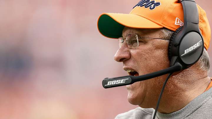 Report: Fangio Struggling to Connect With Players & Coaches in Year One With Broncos Report: Fangio Struggling to Connect With Players & Coaches in Year One With Broncos