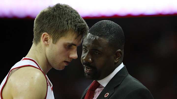 Big Ten Notebook: Wisconsin still reeling from Howard Moore's family tragedy