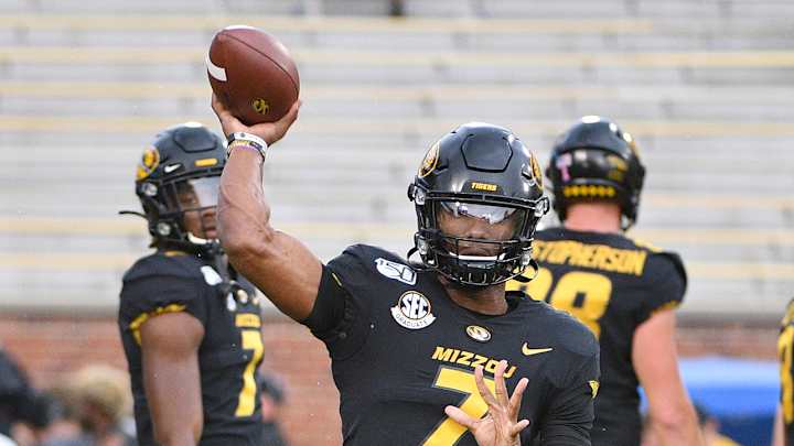 Missouri QB Kelly Bryant Exits Game With Leg Injury Missouri QB Kelly Bryant Exits Game With Leg Injury