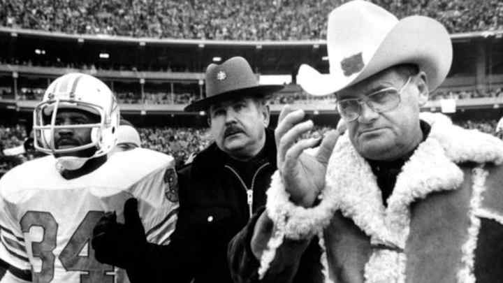 BEST / WORST MOMENTS IN SAINTS HISTORY: Trading (and Wasting) a #1 Draft Pick for a "Washed Up" Earl Campbell BEST / WORST MOMENTS IN SAINTS HISTORY: Trading (and Wasting) a #1 Draft Pick for a "Washed Up" Earl Campbell