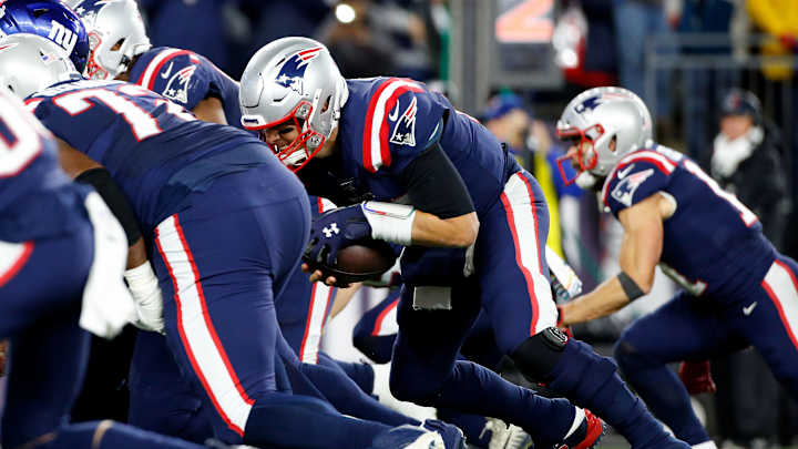 Tom Brady is Oldest NFL Player to Rush for Multiple Touchdowns in a Single Game