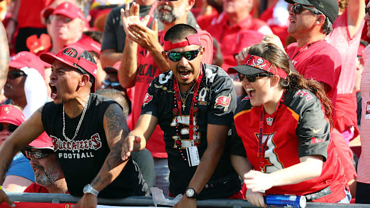 Bucs fans out in full force, welcome team to London