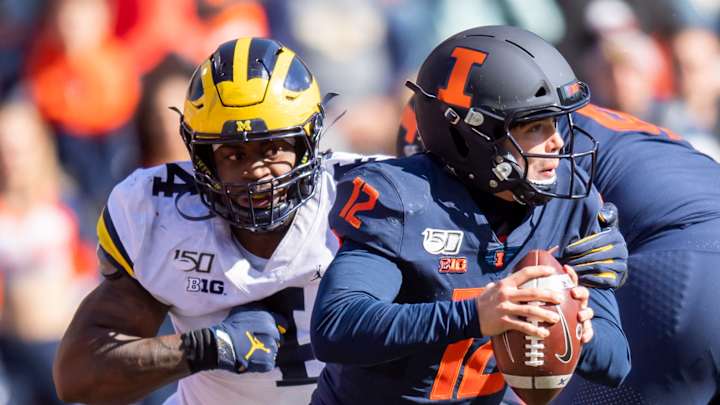 Illini Film Review: How Matt Robinson was propped up well by coaching staff Saturday Illini Film Review: How Matt Robinson was propped up well by coaching staff Saturday