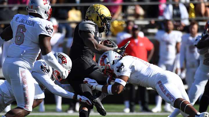 UNLV Embarrasses Vanderbilt With 34-10 Blowout