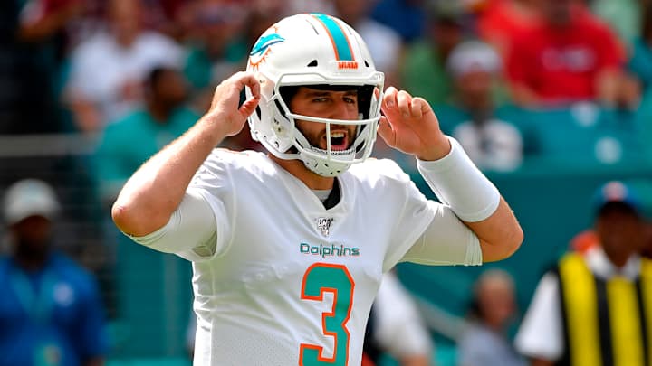 Dolphins Bench Josh Rosen in Favor of Ryan Fitzpatrick During Fourth Quarter vs. Redskins Dolphins Bench Josh Rosen in Favor of Ryan Fitzpatrick During Fourth Quarter vs. Redskins