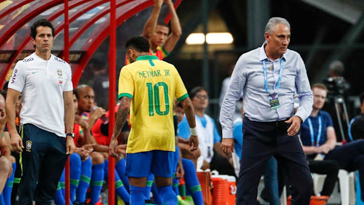 Neymar Exits Brazil Friendly vs. Nigeria With Injury Scare Neymar Exits Brazil Friendly vs. Nigeria With Injury Scare