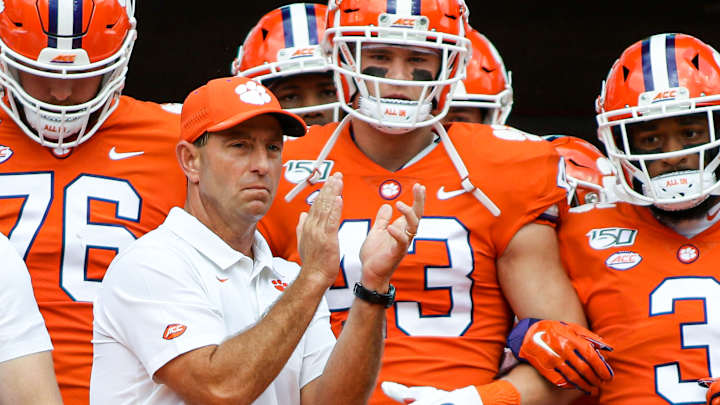 Sunday Notebook: Swinney Sings Offense's Praise; Venables Wants More and Lawrence Hitting His Stride Sunday Notebook: Swinney Sings Offense's Praise; Venables Wants More and Lawrence Hitting His Stride