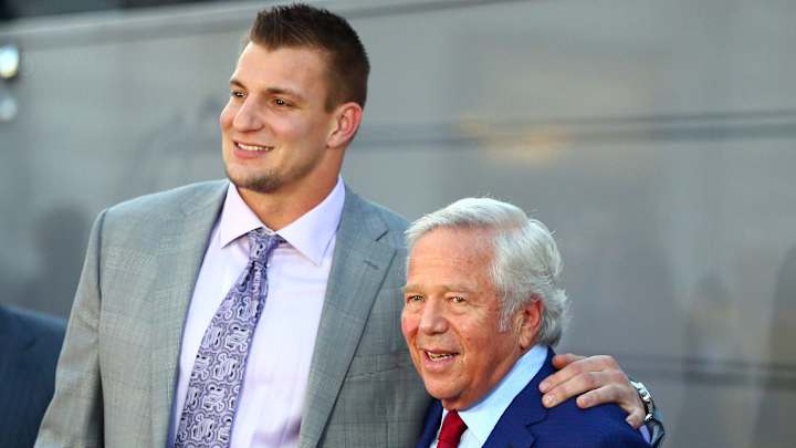 Report: Rob Gronkowski hasn't lifted since retiring, feels like a 'different guy' Report: Rob Gronkowski hasn't lifted since retiring, feels like a 'different guy'