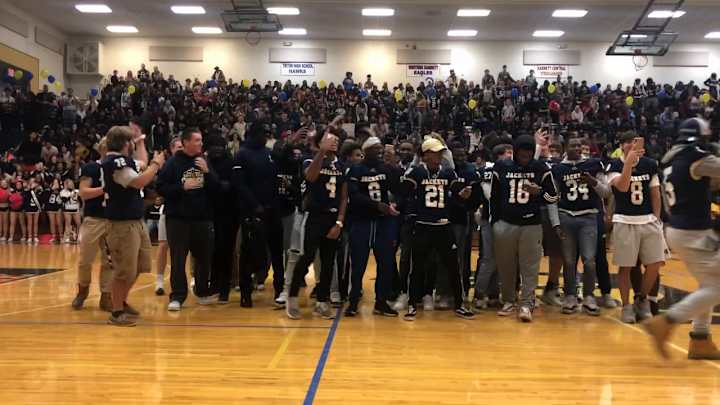 Top Recruit Evans Shares Moment with Teammates, Lee County Community in Committing to UNC Top Recruit Evans Shares Moment with Teammates, Lee County Community in Committing to UNC