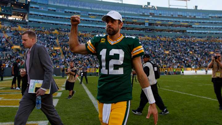 Rodgers Drives Packers After Carr’s Critical Fumble