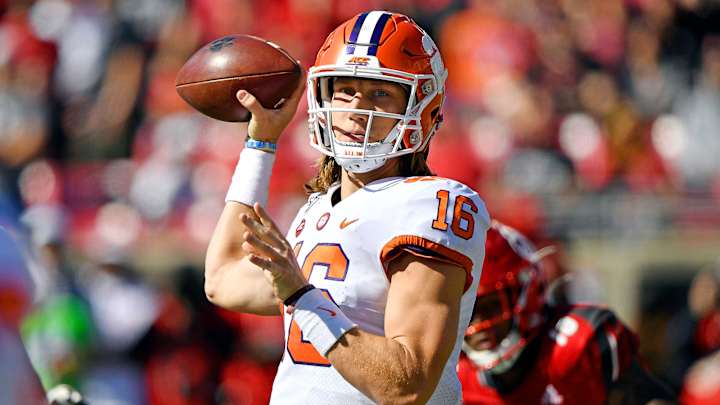 Six From Saturday: Trevor Lawrence Adds to His Season Interception Total
