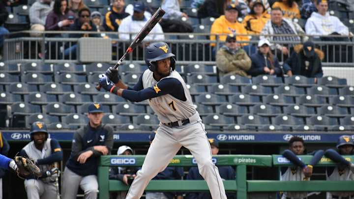 Freshmen Bergert and Ottinger toss Shutout to put No. 18 Mountaineers in Big 12 Championship