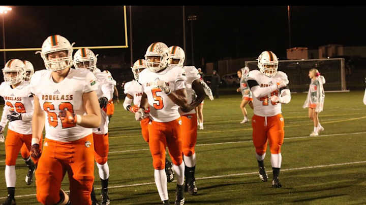 2021 Offensive lineman "shocked" by West Virginia offer