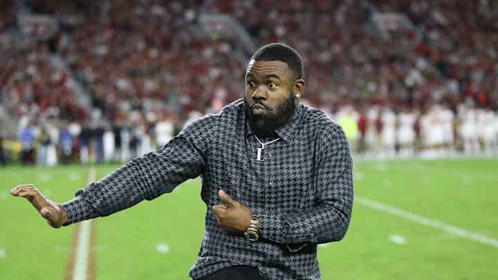 Nick Saban Catches up with a Former Player on Football, Life, and Golf