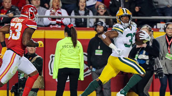 Jones and Rodgers fittingly make clinching play as Packers beat Chiefs Jones and Rodgers fittingly make clinching play as Packers beat Chiefs