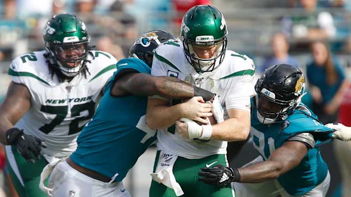 Jets QB Sam Darnold Suffered Sprained Thumb In Loss to Jaguars