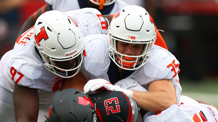 'We can’t afford to overlook anybody': Illini Adapting to Major Favorite Role 'We can’t afford to overlook anybody': Illini Adapting to Major Favorite Role