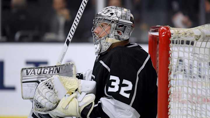 Fox Sports Is Bringing 'Glow Puck' Back For Kings–Oilers 90s Throwback Game Fox Sports Is Bringing 'Glow Puck' Back For Kings–Oilers 90s Throwback Game