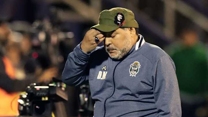 La contundente frase de Diego Maradona al presidente de Gimnasia: "No me voy ni en pedo"