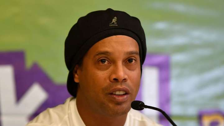 El problema de Ronaldinho con la justicia que le impide salir de Brasil