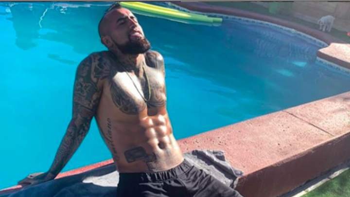 El 'zasca' de Piqué a Arturo Vidal en Instagram tras su última foto luciendo tableta