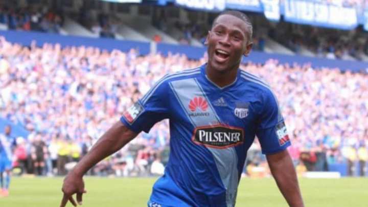 Dos gigantes de Brasil buscan a Brayan Angulo Dos gigantes de Brasil buscan a Brayan Angulo