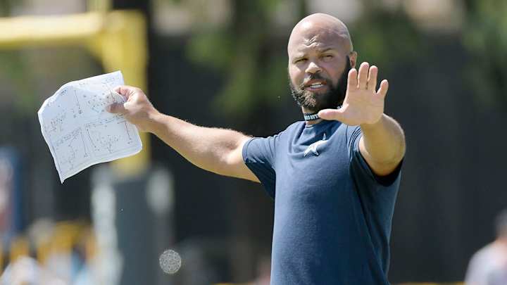 NFL Coaching Tracker: Cowboys Assistant Kris Richard Interviews With Bucs, Jets, Dolphins