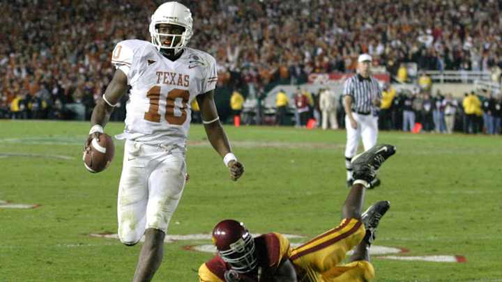 Vince Young, Joe Thomas Among 2019 College Football Hall of Fame Class