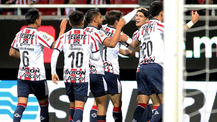 La original foto oficial de las Chivas para el Torneo Clausura 2018 La original foto oficial de las Chivas para el Torneo Clausura 2018