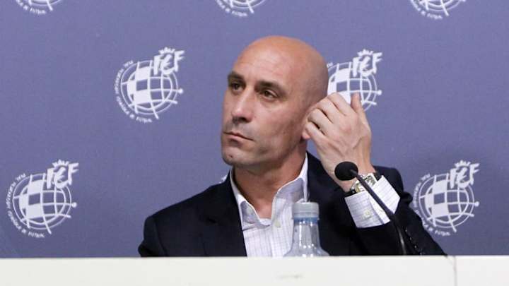 La RFEF acusa a LaLiga de engañar con las líneas del VAR