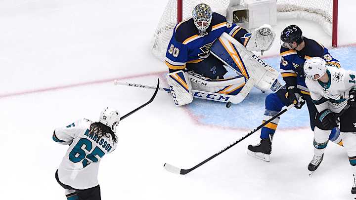 Erik Karlsson Scores Controversial Overtime Winner as Sharks Top Blues in Game 3 Erik Karlsson Scores Controversial Overtime Winner as Sharks Top Blues in Game 3