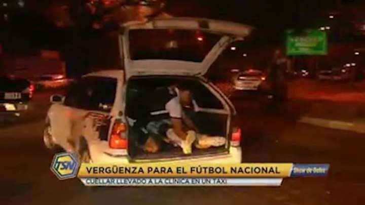 Jugador de la liga boliviana es retirado de la cancha en taxi luego de sufrir fuerte lesión