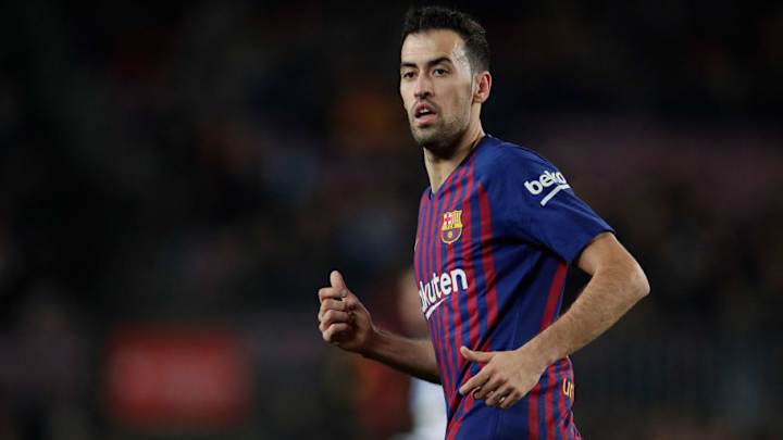 Frenkie de Jong Calls Sergio Busquets 'Best Midfielder in the World' After Completing Barcelona Move
