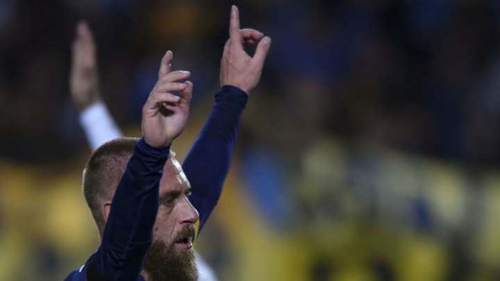 Daniele de Rossi aprobó en el debut: buen rendimiento, gol de cabeza y primera ovación de la gente