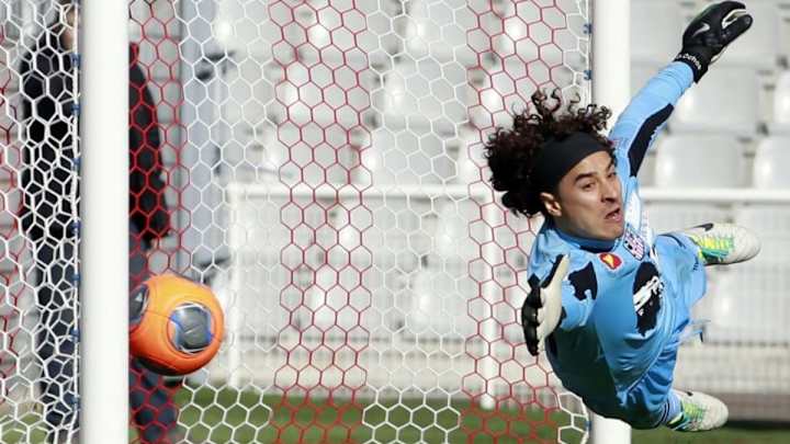 El mayor obstáculo de Ochoa para triunfar en Europa fue su pasaporte
