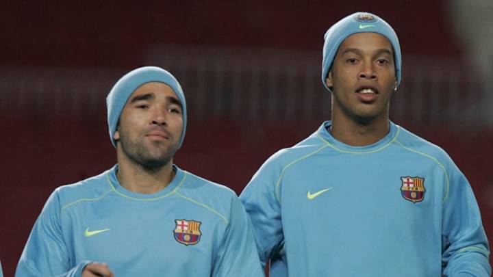 Ex del FC Barcelona acusó de entrenar ebrios a Ronaldinho y Deco a pesar de que no coincidieron