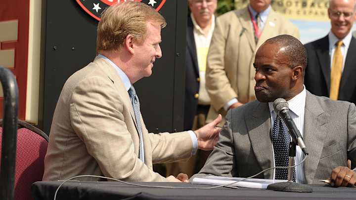 Report: NFL, Players Union Start Labor Talks