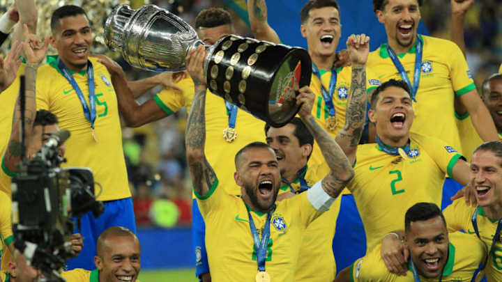 Tottenham 'in Contact' With Brazil Captain Dani Alves Over Free Transfer