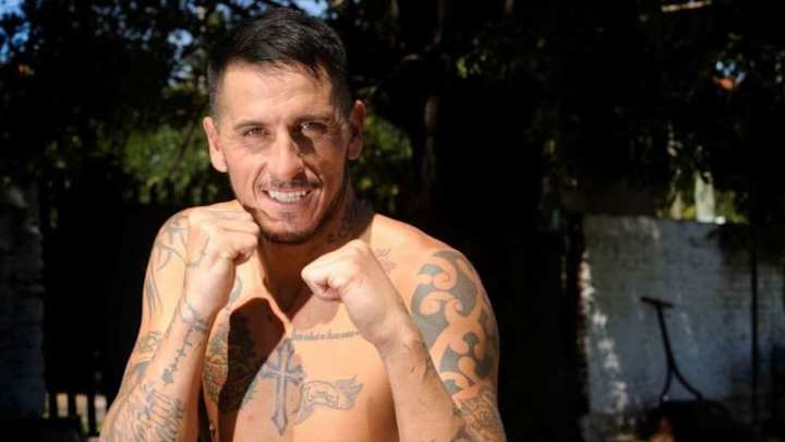 Pablo Migliore debutó como boxeador con un increíble nocaut y el Chiqui Tapia lo fue a ver Pablo Migliore debutó como boxeador con un increíble nocaut y el Chiqui Tapia lo fue a ver