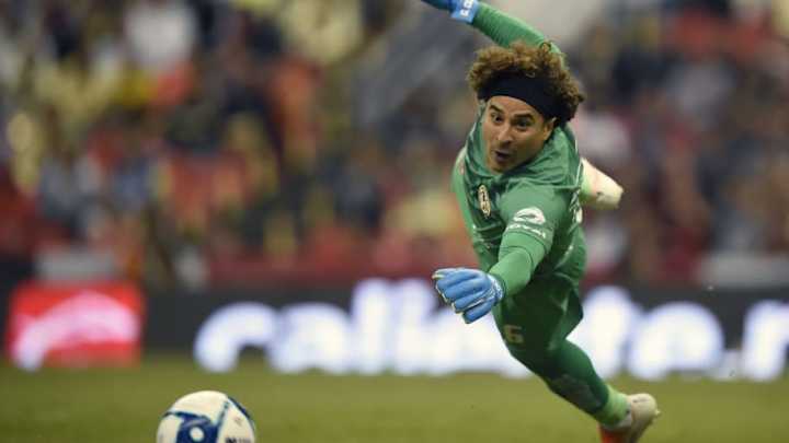 ​Al parecer Guillermo Ochoa sólo sabe lucirse en los Mundiales