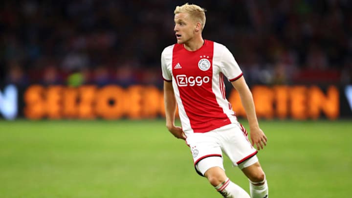 VÍDEO | La genialidad de van de Beek dando una asistencia de tacón que enamora a los madridistas