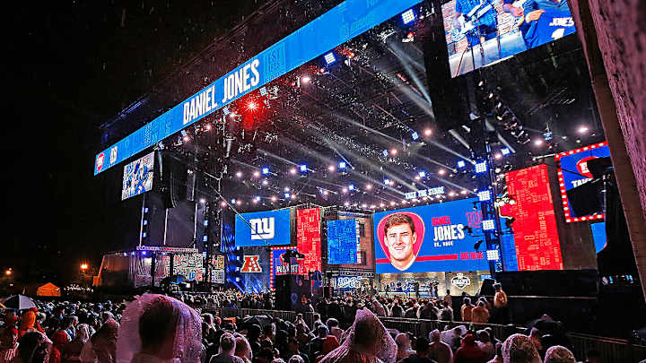Patriots Get a Non-Lefty Punter, Why Gettleman Couldn’t Wait on Daniel Jones, More NFL Draft Notes