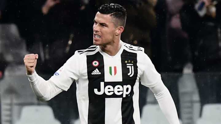 Cristiano Ronaldo habría llamado a James para convencerle de que deje el Real Madrid por la Juventus Cristiano Ronaldo habría llamado a James para convencerle de que deje el Real Madrid por la Juventus