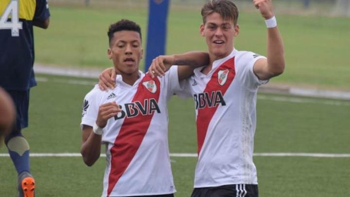 Cleiton De Arquino Grefe quedó libre de River y firmó contrato con Palmeiras