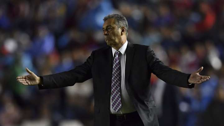 Tomás Boy denuncia complot contra Chivas por parte de la Liga