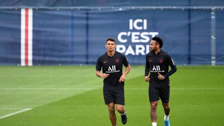 Ni el Barcelona ni el Real Madrid deberían pagar la fortuna que piden por un caprichoso como Neymar