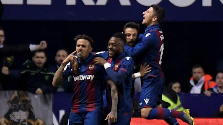 El cuerpo técnico del Levante 'multa' a sus jugadores por aparcar mal