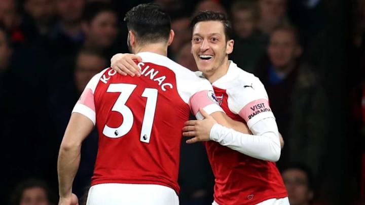 Mesut Ozil & Sead Kolasinac Return to Arsenal Training After Recent Security Concerns Mesut Ozil & Sead Kolasinac Return to Arsenal Training After Recent Security Concerns